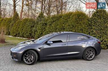 Седан Tesla Model 3 2021 в 