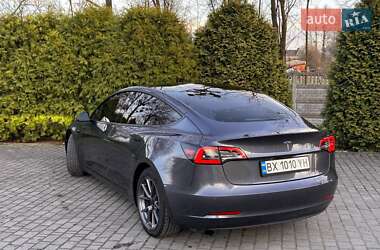 Седан Tesla Model 3 2021 в 
