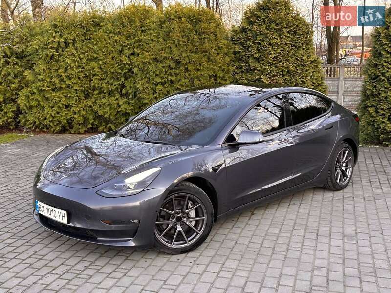 Tesla Model 3 2021