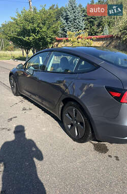 Седан Tesla Model 3 2023 в 
