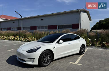 Седан Tesla Model 3 2020 в 