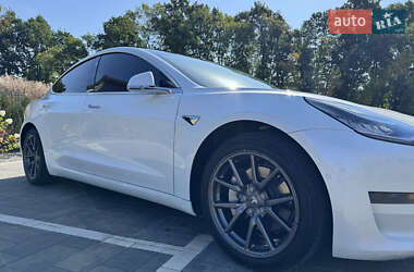 Седан Tesla Model 3 2020 в 