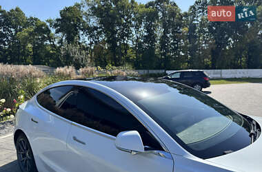 Седан Tesla Model 3 2020 в 