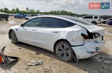 Седан Tesla Model 3 2022 в 