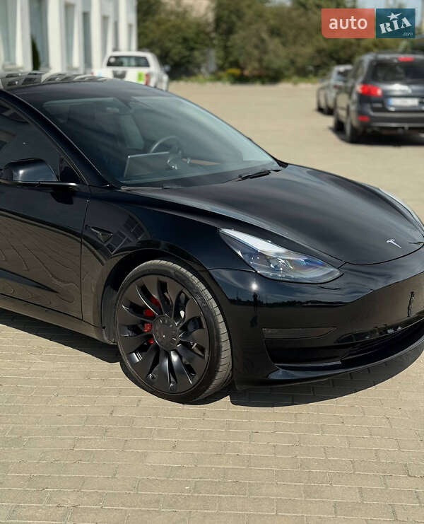 Седан Tesla Model 3 2023 в Житомирі