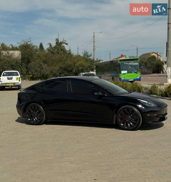 Седан Tesla Model 3 2023 в Житомирі