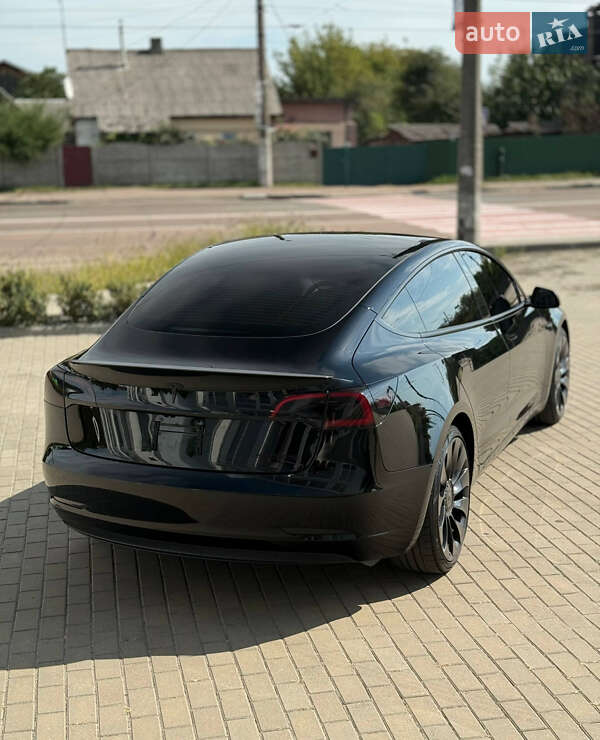 Седан Tesla Model 3 2023 в Житомирі