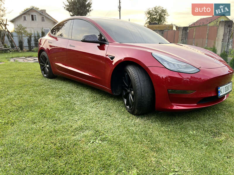 Седан Tesla Model 3 2018 в Львове