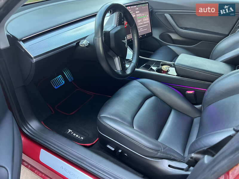 Седан Tesla Model 3 2018 в Львове