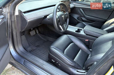 Седан Tesla Model 3 2022 в 