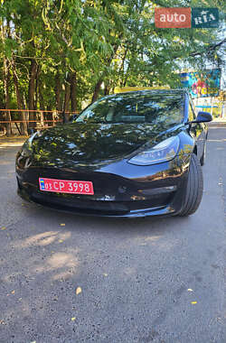 Седан Tesla Model 3 2020 в 
