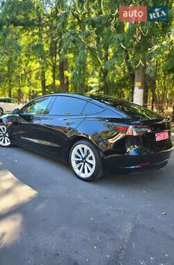 Седан Tesla Model 3 2020 в 