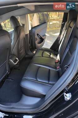 Седан Tesla Model 3 2020 в 