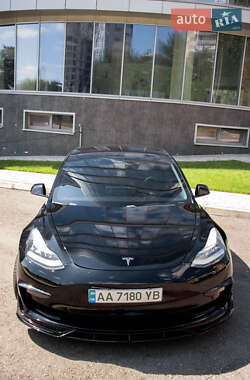 Седан Tesla Model 3 2018 в 
