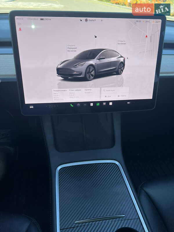 Седан Tesla Model 3 2022 в Бучі