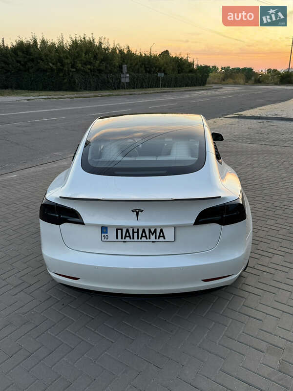 Седан Tesla Model 3 2021 в Белой Церкви