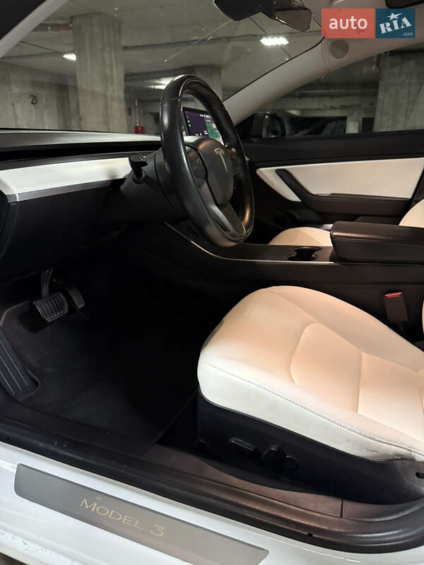 Седан Tesla Model 3 2018 в Тернополе фото 35 Седан Tesla Model 3 2018 в Тернополе