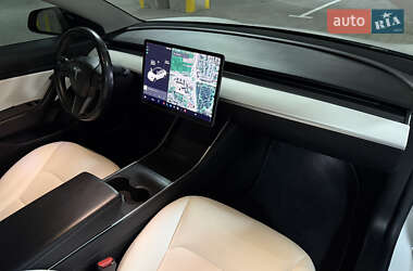 Седан Tesla Model 3 2018 в 