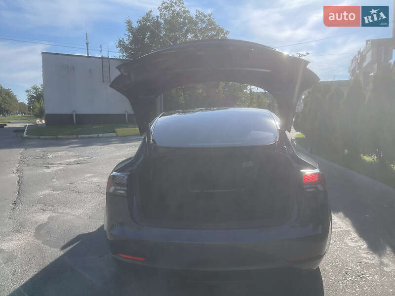 Седан Tesla Model 3 2021 в Харкові