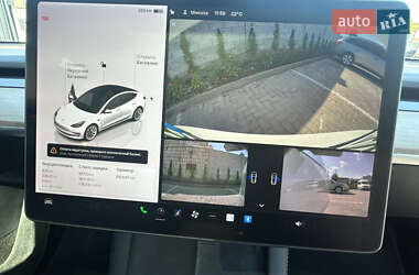 Седан Tesla Model 3 2022 в 