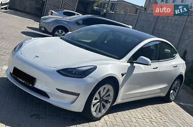Седан Tesla Model 3 2022 в 