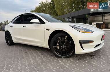 Седан Tesla Model 3 2019 в 
