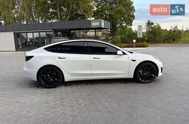 Седан Tesla Model 3 2019 в 