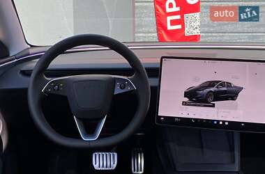 Седан Tesla Model 3 2024 в 