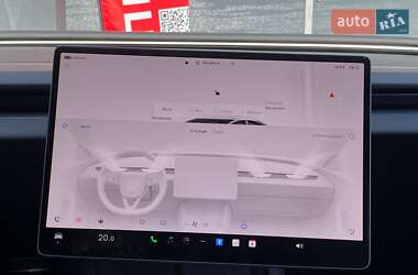 Седан Tesla Model 3 2024 в 