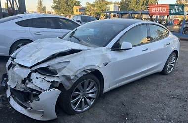 Седан Tesla Model 3 2022 в 