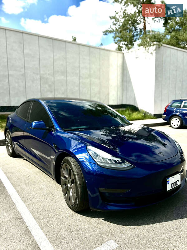 Седан Tesla Model 3 2019 в Киеве