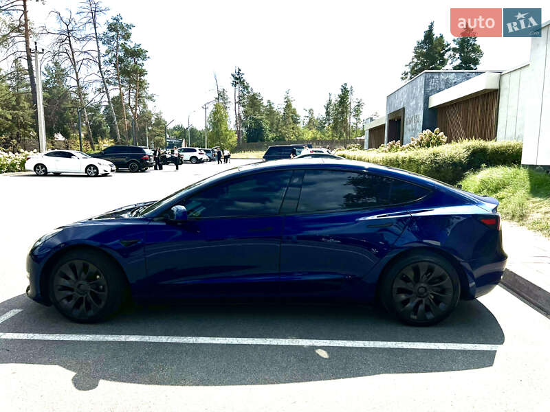 Седан Tesla Model 3 2019 в Киеве