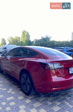 Седан Tesla Model 3 2022 в 