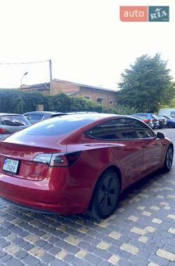 Седан Tesla Model 3 2022 в 
