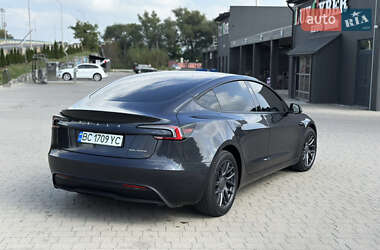 Седан Tesla Model 3 2024 в 