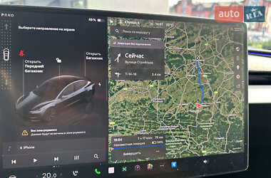 Седан Tesla Model 3 2024 в 