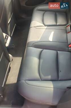 Седан Tesla Model 3 2023 в 