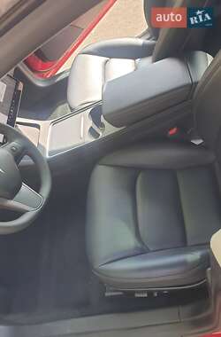 Седан Tesla Model 3 2023 в 