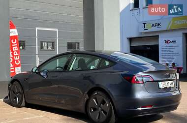 Седан Tesla Model 3 2021 в 