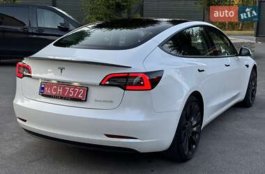 Седан Tesla Model 3 2021 в 