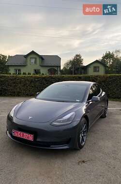 Седан Tesla Model 3 2023 в 