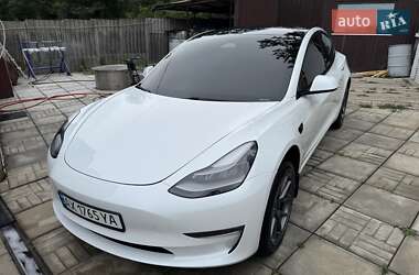 Седан Tesla Model 3 2021 в 