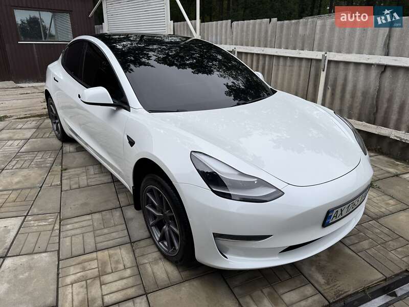 Седан Tesla Model 3 2021 в Харкові