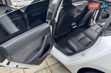 Седан Tesla Model 3 2021 в 