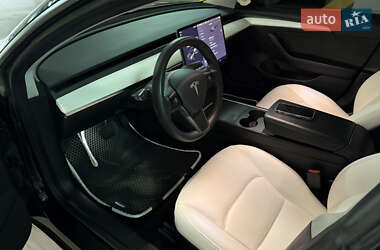 Седан Tesla Model 3 2021 в 