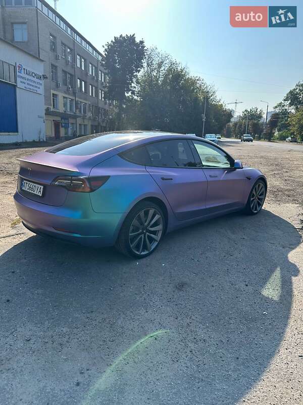 Седан Tesla Model 3 2021 в Киеве