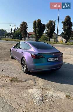 Седан Tesla Model 3 2021 в Киеве