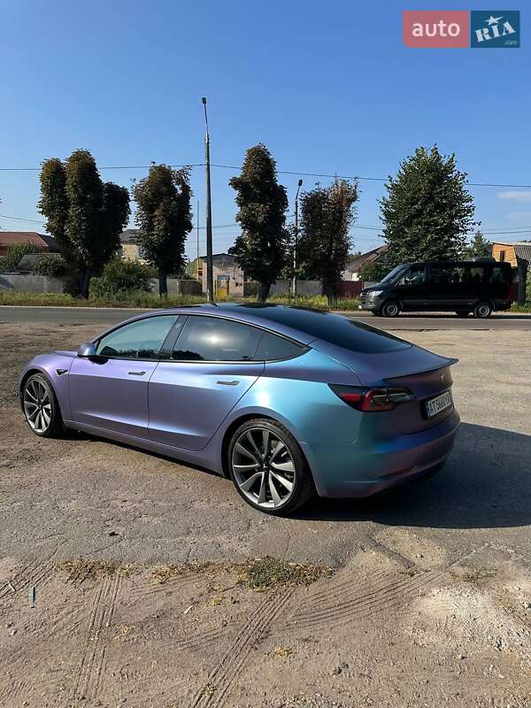 Седан Tesla Model 3 2021 в Киеве