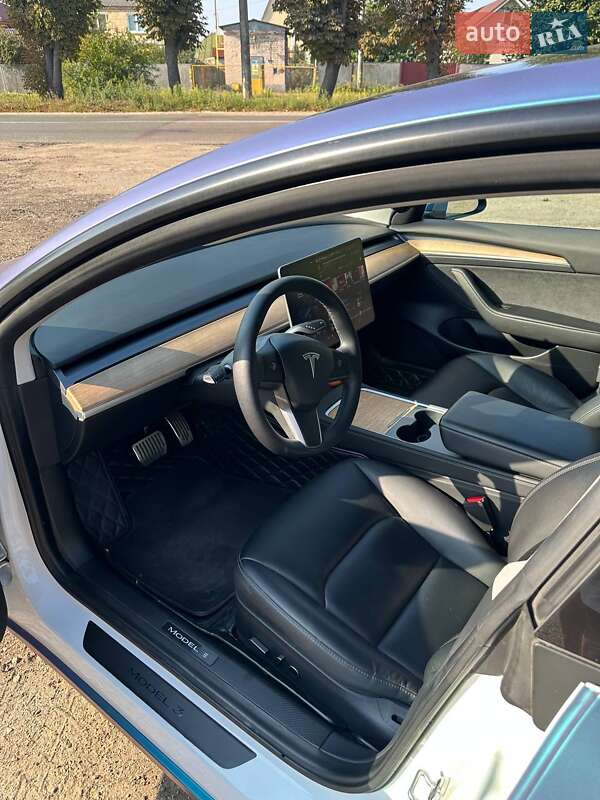 Седан Tesla Model 3 2021 в Киеве