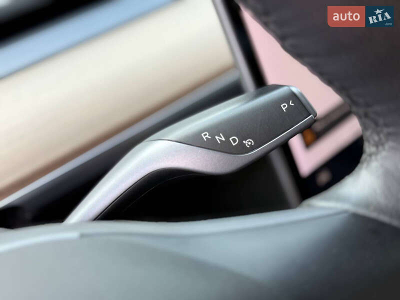 Седан Tesla Model 3 2021 в Кривом Роге